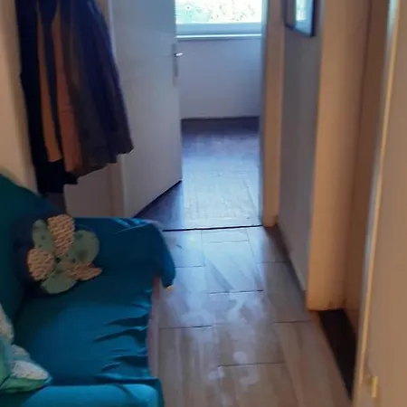 Botel Schlafzimmer Mit Grossem Doppelbett